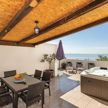 2 Bedroom Cozy Apartment In Makarska Eksteriør bilde
