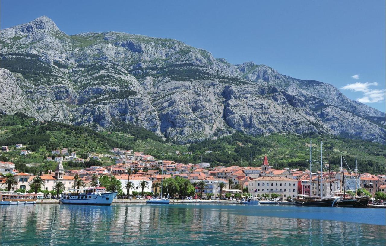 2 Bedroom Cozy Apartment In Makarska Eksteriør bilde
