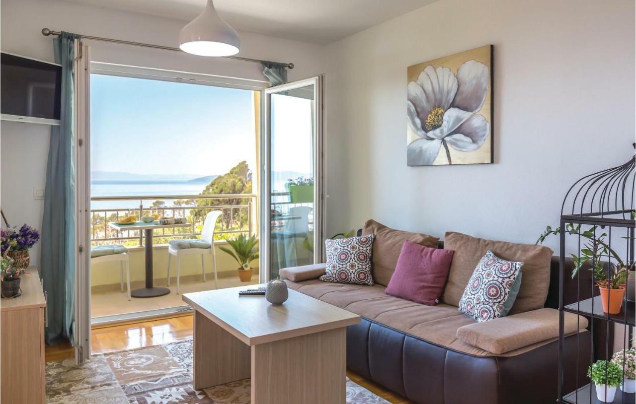 2 Bedroom Cozy Apartment In Makarska Eksteriør bilde