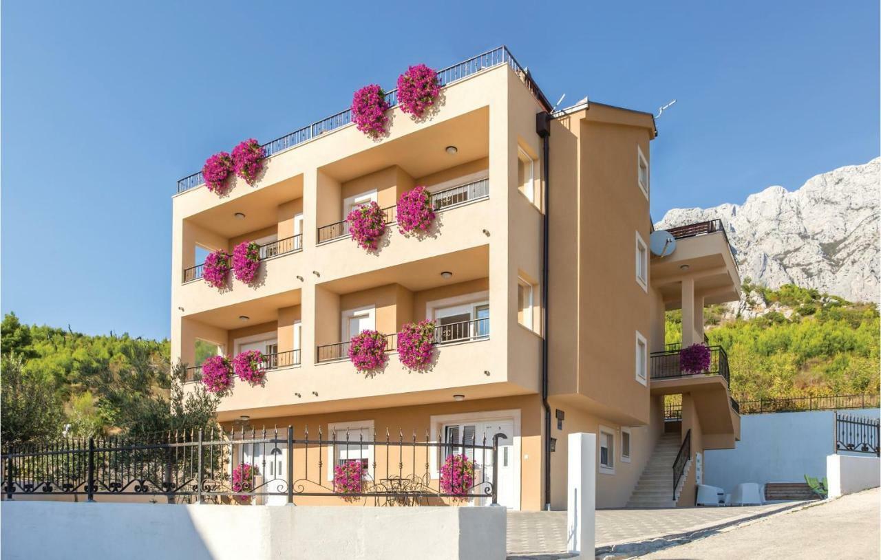 2 Bedroom Cozy Apartment In Makarska Eksteriør bilde